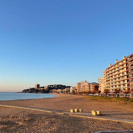 Montserrat Apartment กาลองเย ภายนอก รูปภาพ