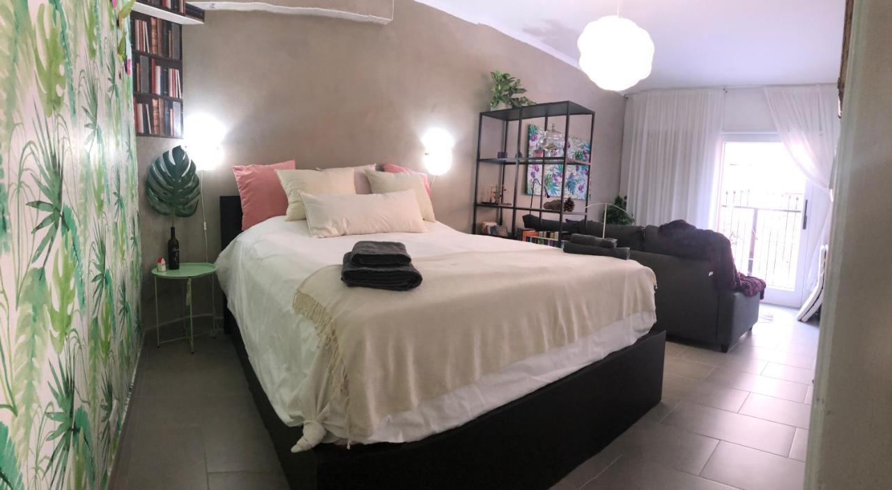 Montserrat Apartment กาลองเย ภายนอก รูปภาพ