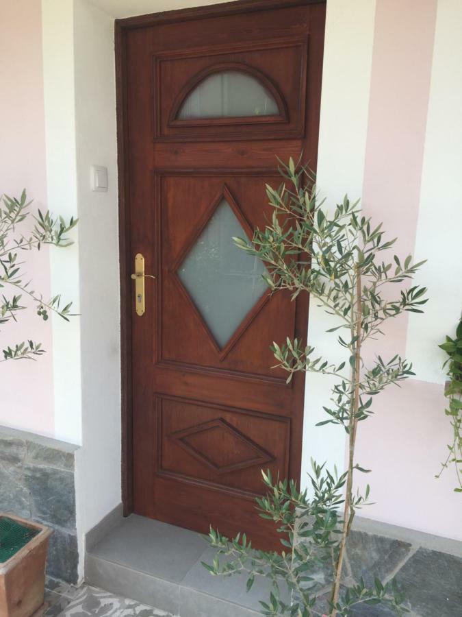 Montserrat Apartment กาลองเย ภายนอก รูปภาพ