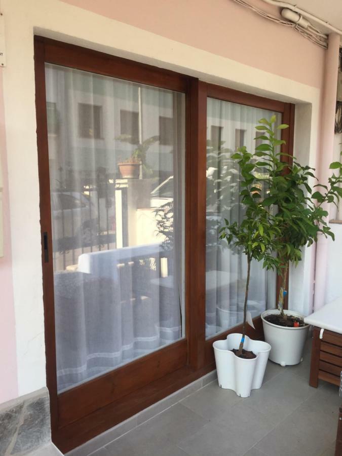 Montserrat Apartment กาลองเย ภายนอก รูปภาพ