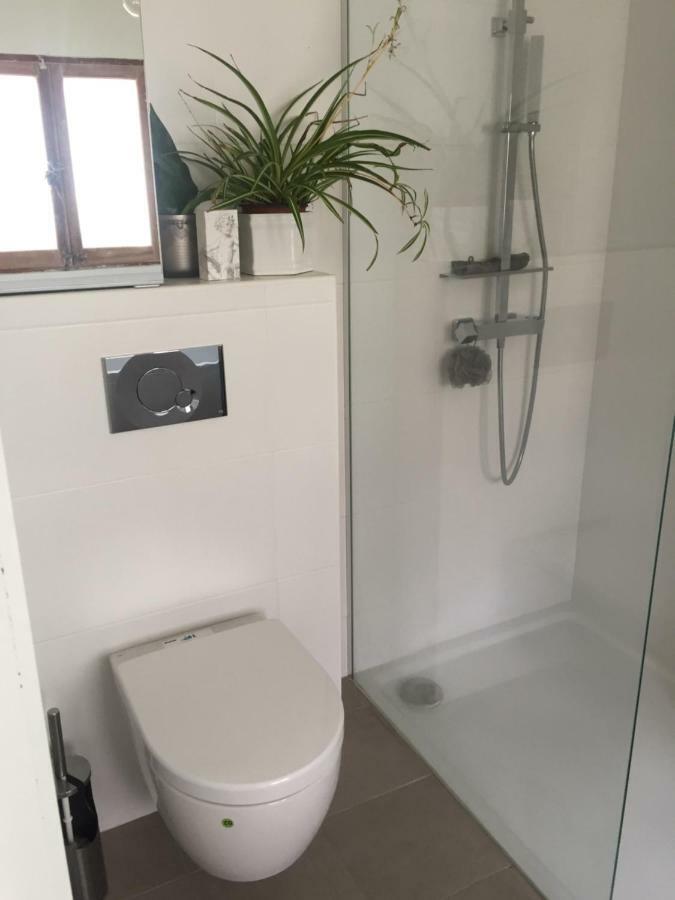 Montserrat Apartment กาลองเย ภายนอก รูปภาพ